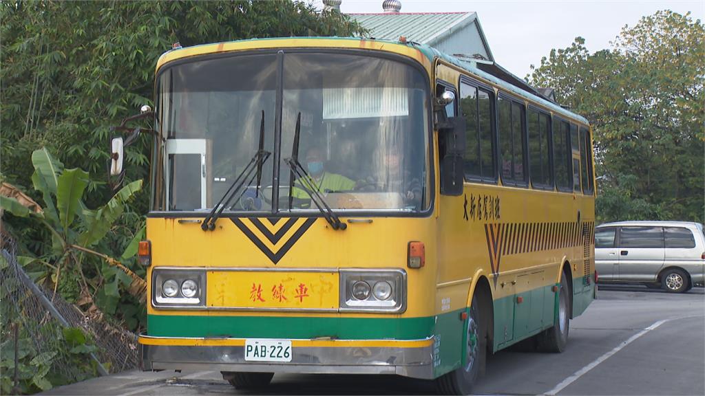 水泥預拌車國道翻覆釀嚴重事故 駕訓班前教練:重心高急切是肇事主因