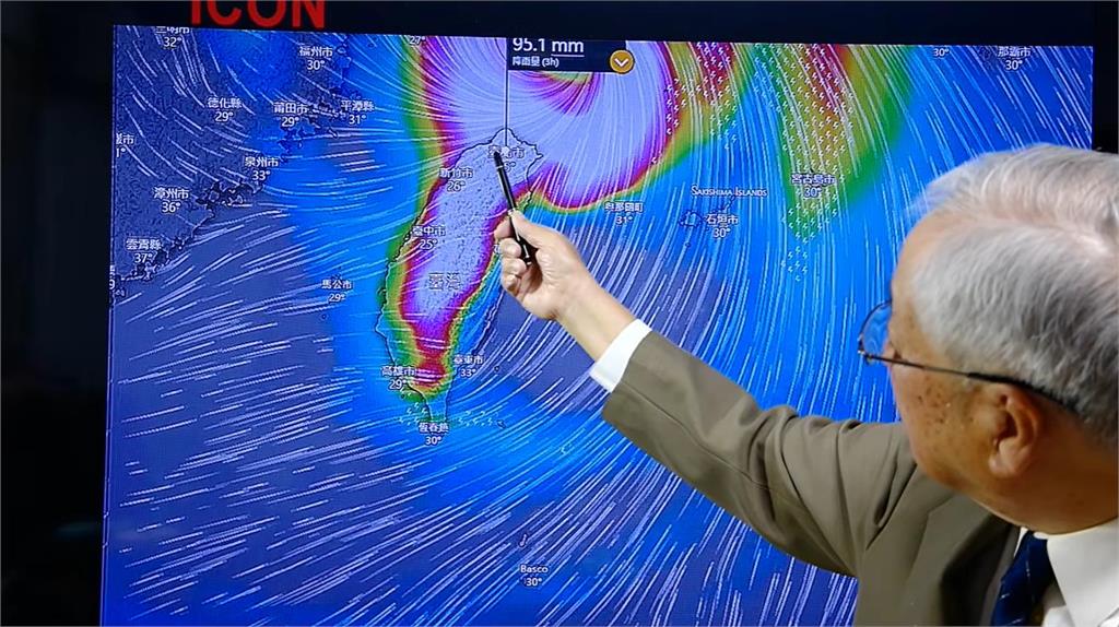 中颱「巴威」路徑鬼轉！專家曝「這時段」風雨最猛：對台灣影響就是一場大雨
