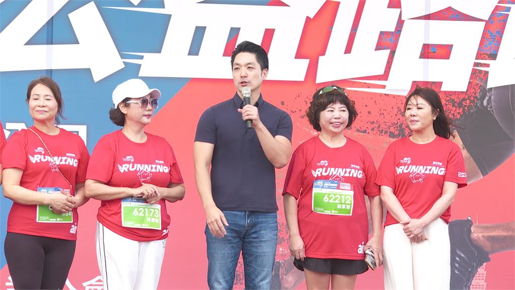 拚北市長提名！吳怡農負傷跑行程 徐國勇：將一一徵詢