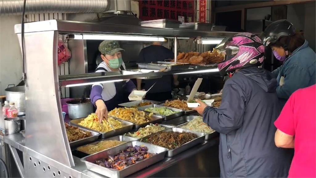 自助餐價格兩極化 素食包便當搭配糙米飯免百元