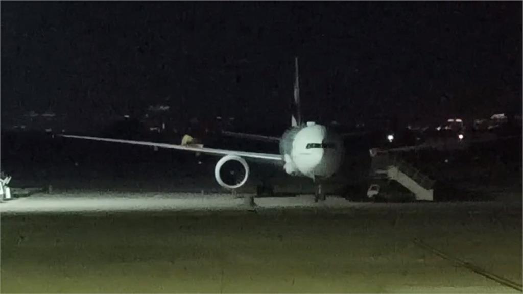 紐航班機起飛前發現「窗戶破了」　緊急協調154名旅客轉機