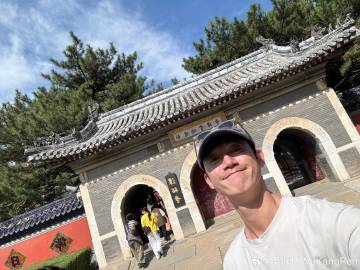 吳慷仁赴中國發展「碰寒冬」慘了！驚爆沒戲可拍　近況蹲坐牆邊「突轉戰這領域」