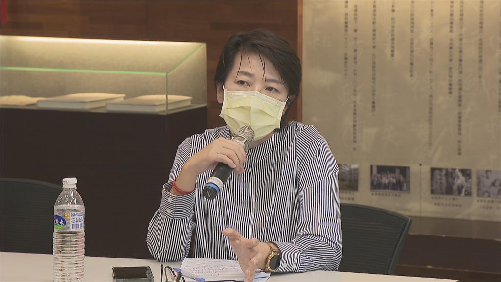 聯誼晚會有人昏倒! 正妹參選人跪地CRP網讚人美心美