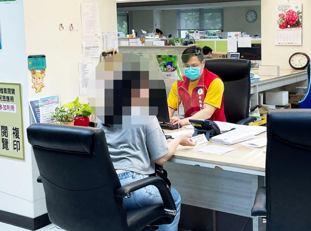 台妹「帶7千支菸闖關」遭罰5萬沒在怕!「1命脈」被查扣急了秒繳清