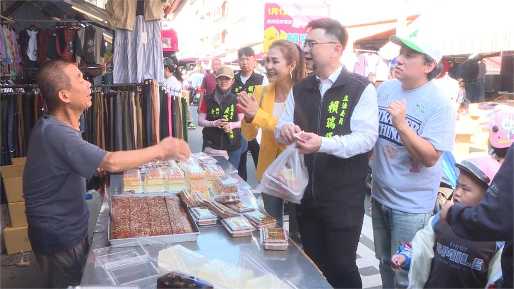 賴瑞隆掃街找來「這兩位」 市場婆媽見熟面孔超興奮