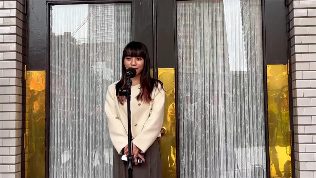 遭藍營挖財產質疑 黃捷「人穿愛馬仕、我愛貓人士」笑喊:只有買罐罐不手軟