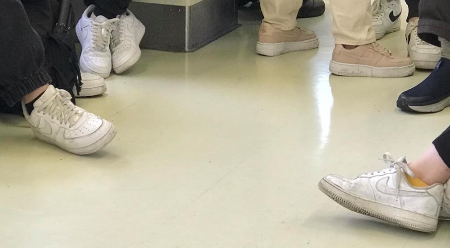 捷運「同鞋會」第2彈?主角換「這雙」網狂點頭:西門町密度最高