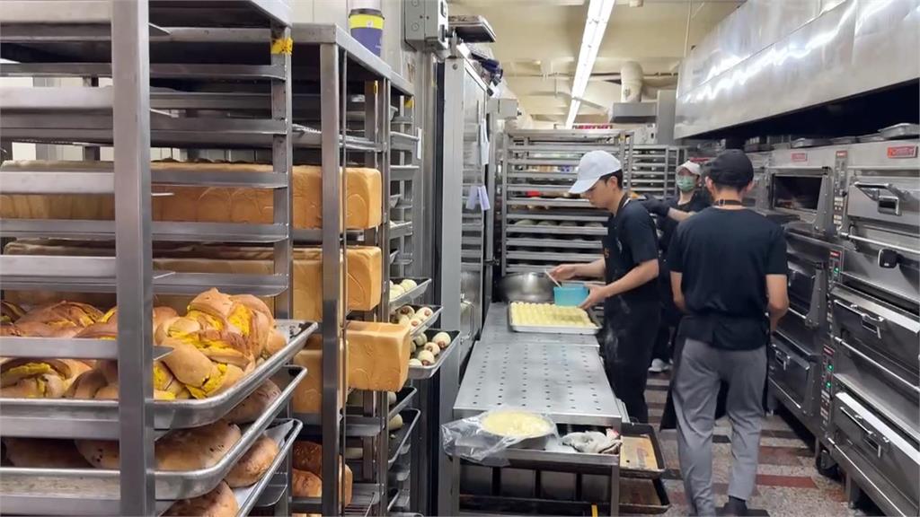 驚爆食安！　台南麵包名店「吐司夾頭髮」　民眾無奈ＰＯ網：買到加料麵包