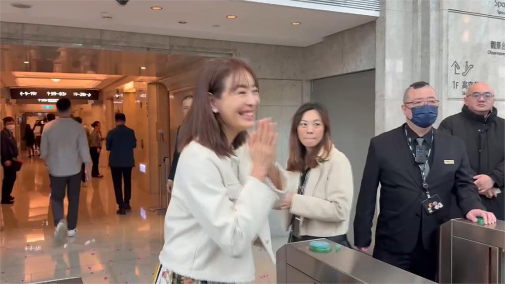 台北101初九團拜! 賈永婕"被拱選總統" 妙回:你冷靜