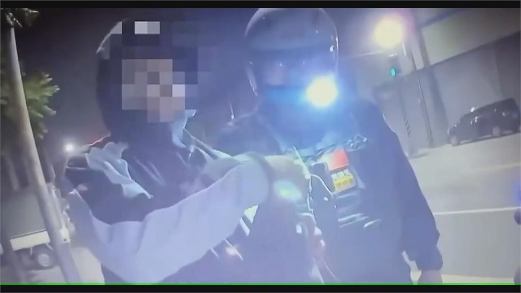 機靈警查獲毒犯!吵架報案上門竟查獲毒 異想天開!安全帽藏毒被逮