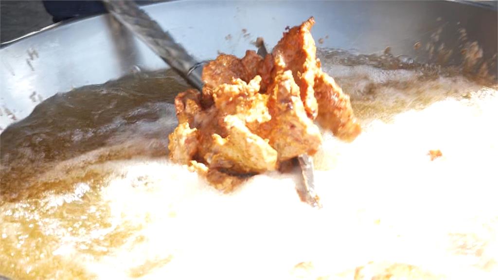 義煮團無私奉獻發送愛心　百人分工洗.煮.裝　3小時做出6千便當