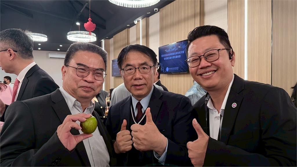 黃偉哲赴馬來西亞出席台商聚會 推廣台南農產品