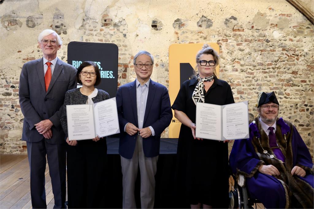 台英文學翻譯出版合作里程碑！英國家寫作中心：明年辦「台灣文學節」