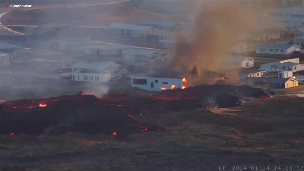 冰島西南部火山再度噴發　岩漿突破防禦工事　基礎建設受損