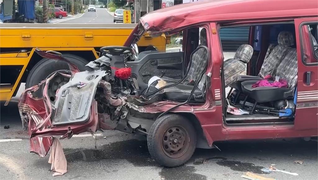 剎車失靈？彰化田中大貨車逆向撞擊　廂型車　2人受傷送醫