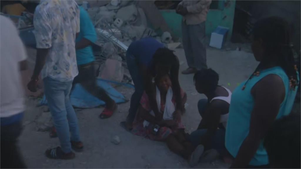 海地7.2地震逾300死1800傷　全國進入緊急狀態1個月