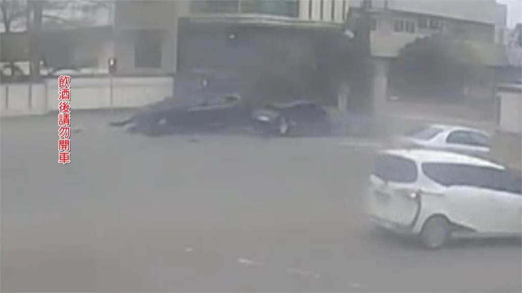 行動炸彈？　男「爛醉如泥」上西濱　當碰碰車狂掃3車