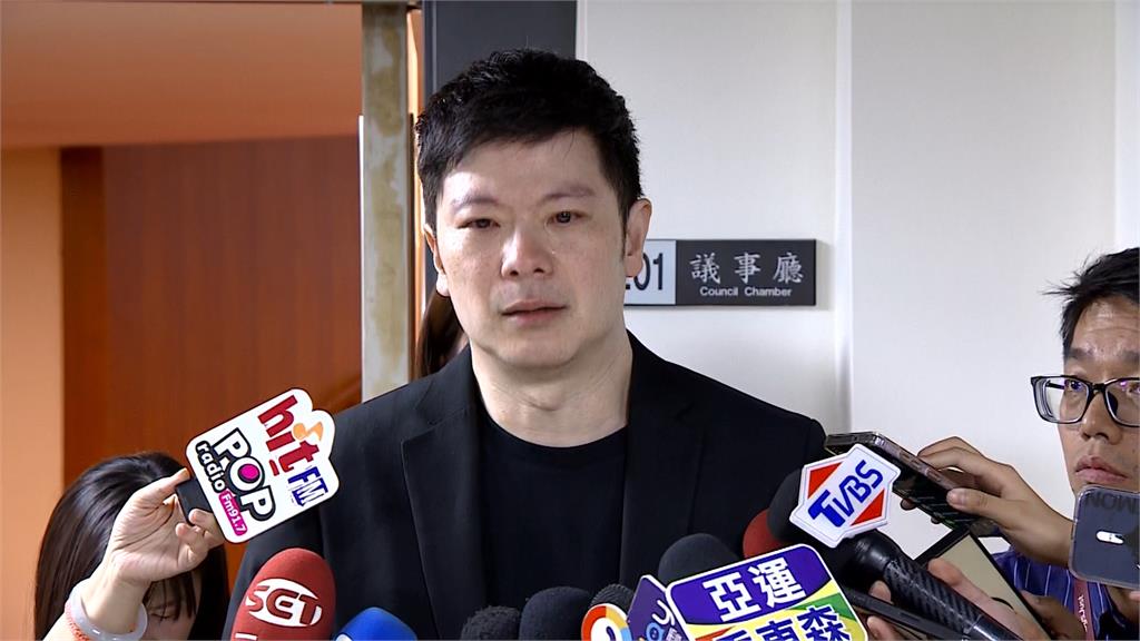 哭了！李柏毅七度鞠躬道歉　淚崩強調沒耍特權