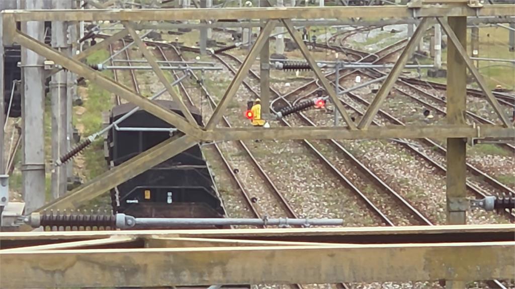 悚!台鐵花蓮貨物列車輾死人 調車員不明原因落軌釀憾事