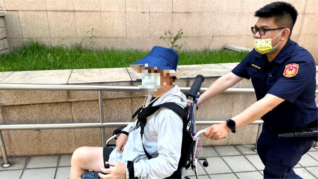 男子騎電動輪椅上關渡橋 警車護送到捷運站