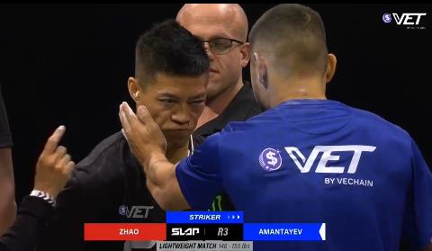 中國通背拳大師「出戰打耳光大賽」遭3掌KO！「頭被打噴倒地」對手超嗨畫面曝光