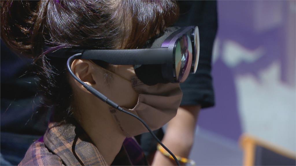 手機大廠跨界多年　推出全新時尚VR眼鏡