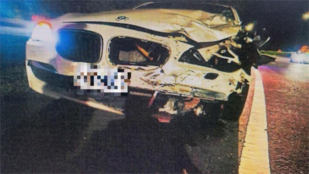 台1縣台南官田段1死2傷車禍 轎車駕駛棄車逃逸、警方追查中