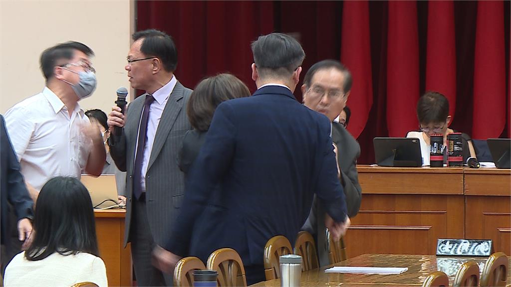 政院統刪25%地方補助款 財委會開會20分鐘爆衝突
