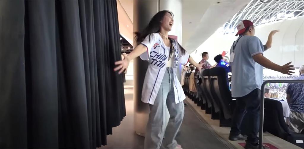 12強賽「台灣隊不被看好」被打臉!樂天女神嗨跳「16蹲版台灣尚勇」:太爽了