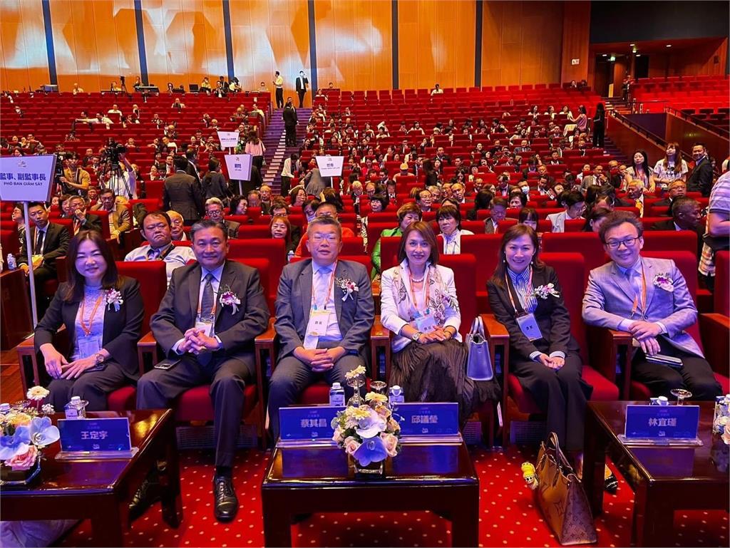 世台會又遭中國打壓 國旗被消失、江啟臣簽證卡關