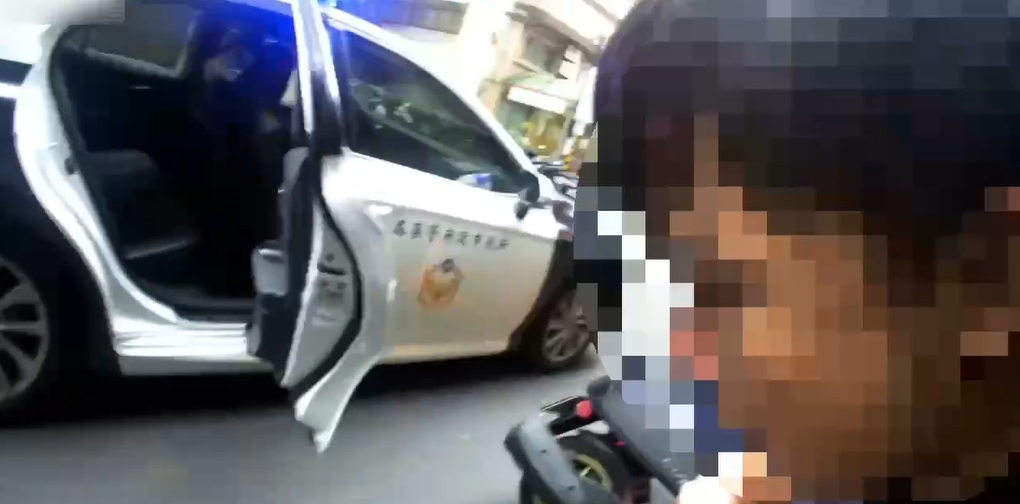 見警心虛!失聯移工遭盤查狂奔 勇警追上「小外割」壓制