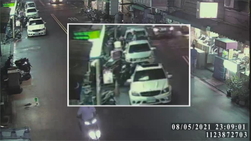 醉漢無故暴打外送員 當場被警壓制逮捕