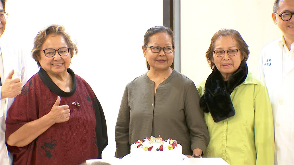 馬偕團隊助「首例帛琉患者」活體肝臟移植　兒捐肝救母歷經12小時完成手術