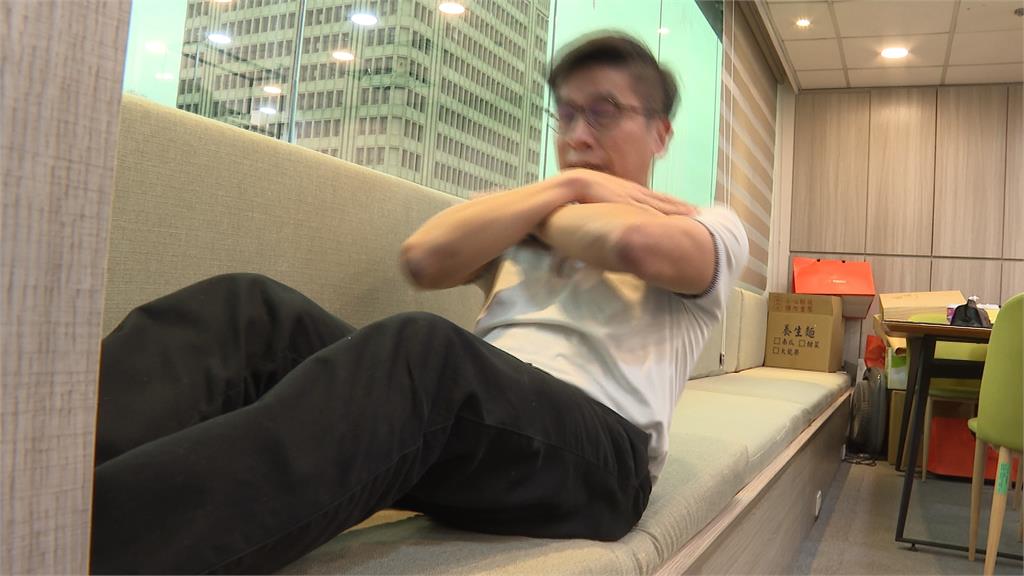 寶刀未老！綠營立委鍾佳濱　喊話藍營江啟臣.游顥挑戰三鐵