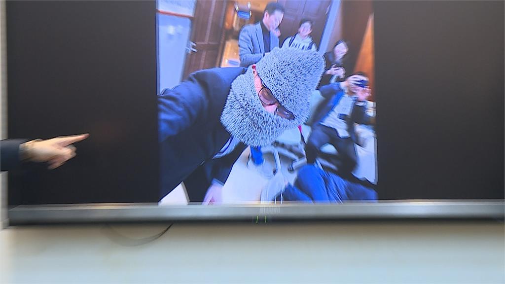 "國會大叔團"練習"拍照拳擊" 再加"天堂路"處罰