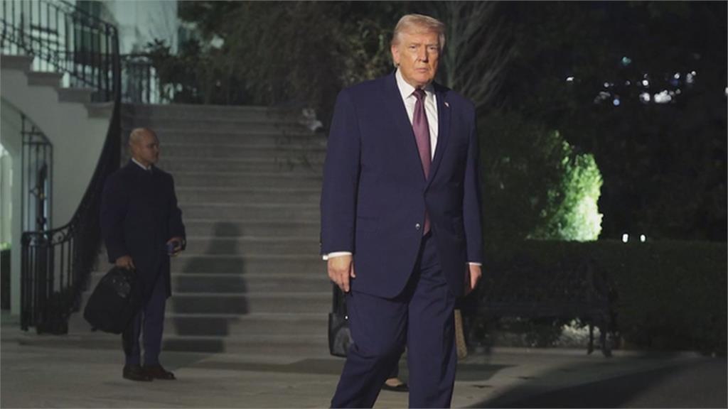 美國司法「布」遮黑淫魔照片？　柯林頓摟妹畫面曝