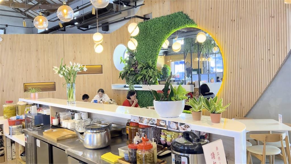 台東池上農會穀倉華麗變身 黃豆料理、豆皮秀吸引遊客