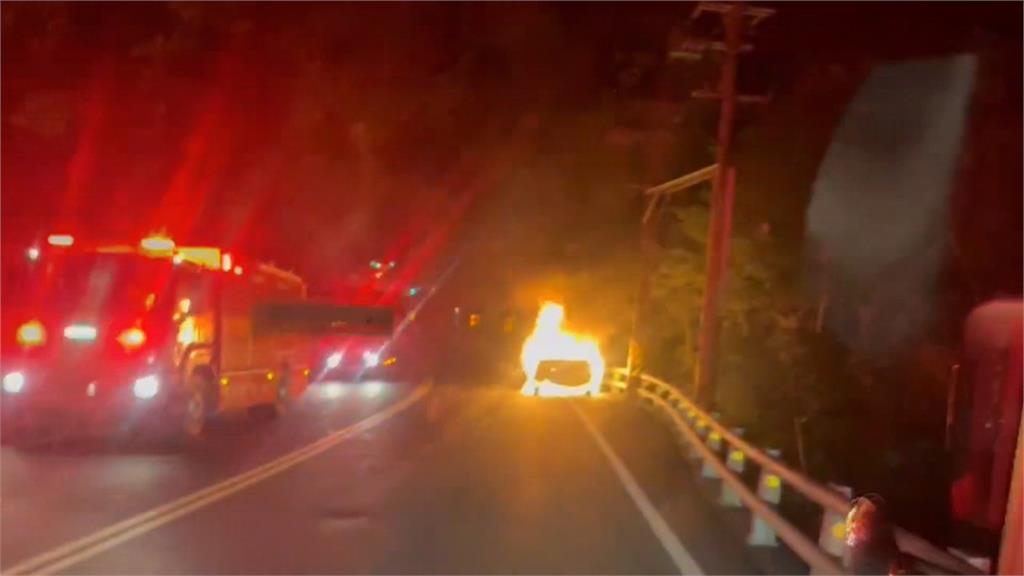 蘇花公路塞爆！　崇德-南澳開5.5小時　雪隧北上回堵5公里成大型停車場