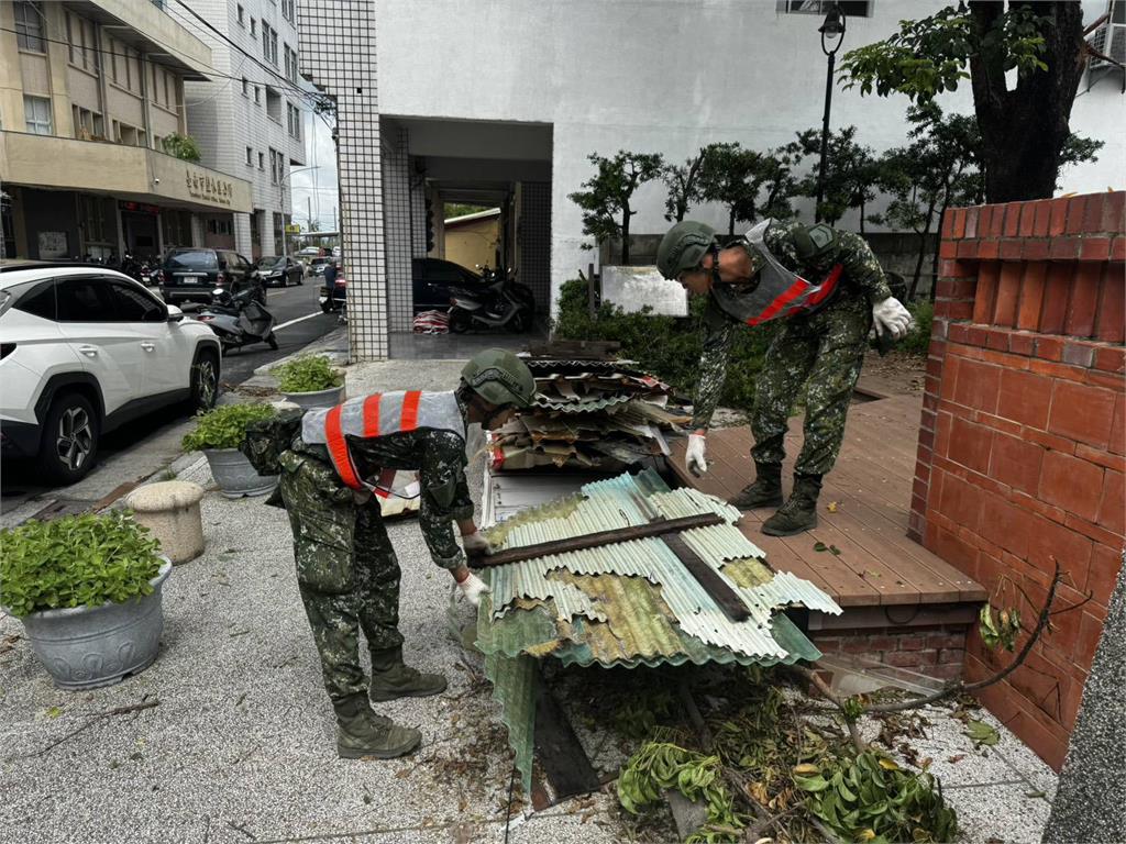 快新聞/漢光演習也不缺席! 國軍第四、第五作戰區挺進嘉南協助災民