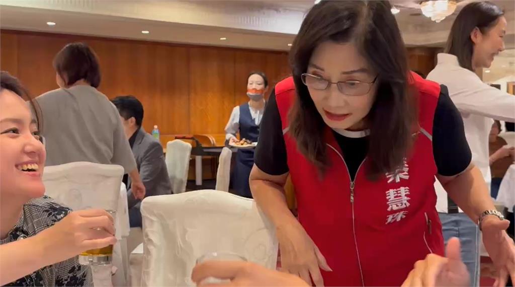 快新聞／秦慧珠爆蔣萬安「不讀不回拒聚餐」！今與蔣萬安同桌　現場互動曝光