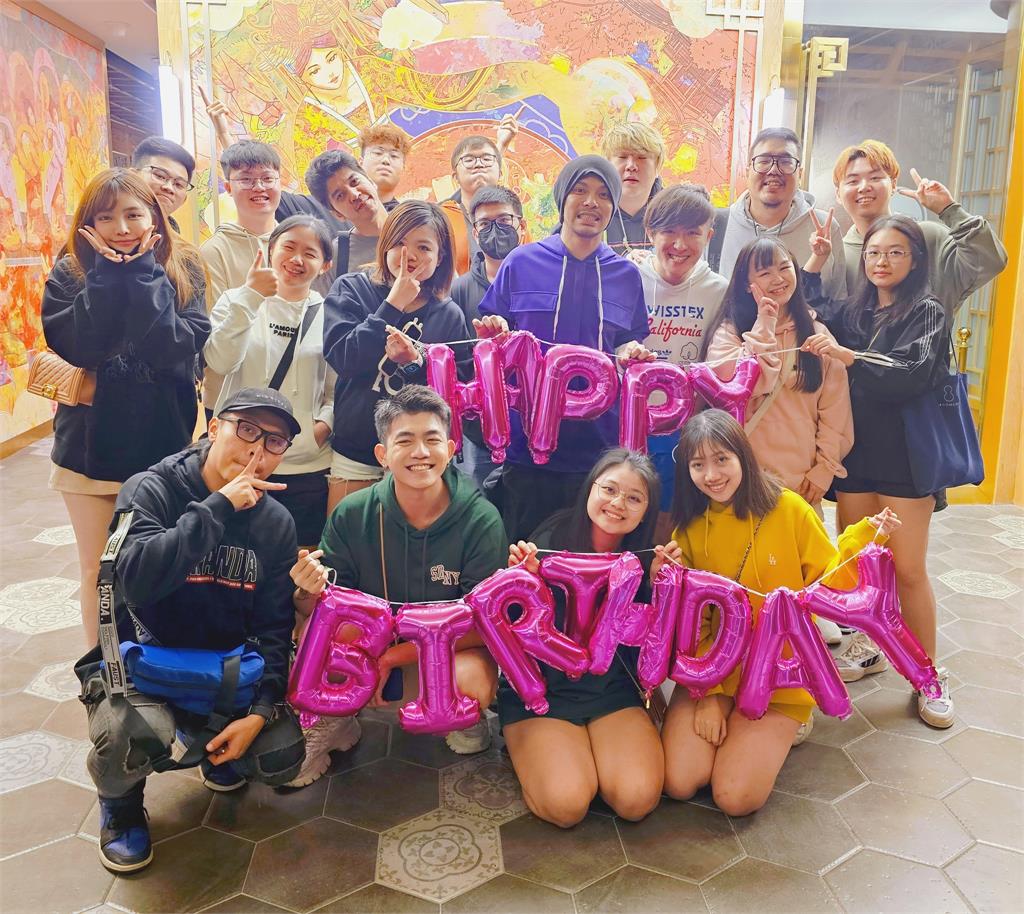 黃明志40歲生日曝「做工的人」往事!感動25萬人、賈永婕等名人獻祝福