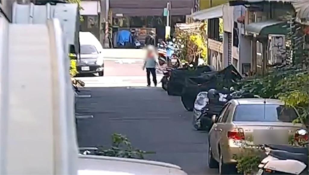 快新聞/高雄碎屍魔連殺3女! 凌晨騎腳踏車「棄屍大嫂」畫面曝