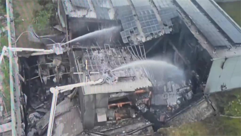 高雄三元鋰電池廠晚間復燃 總經理打破神隱鞠躬致歉