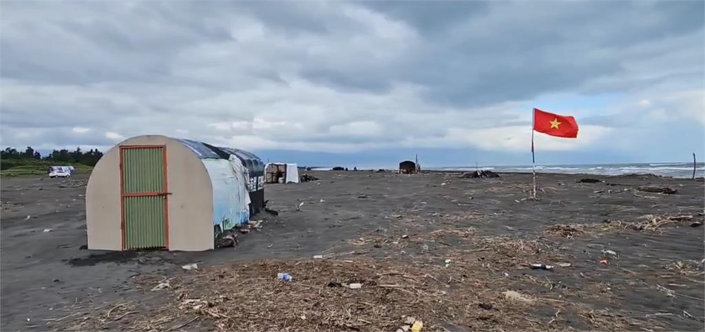 搶鰻苗! 宜蘭壯圍海岸"被插越南國旗" 漁民不滿