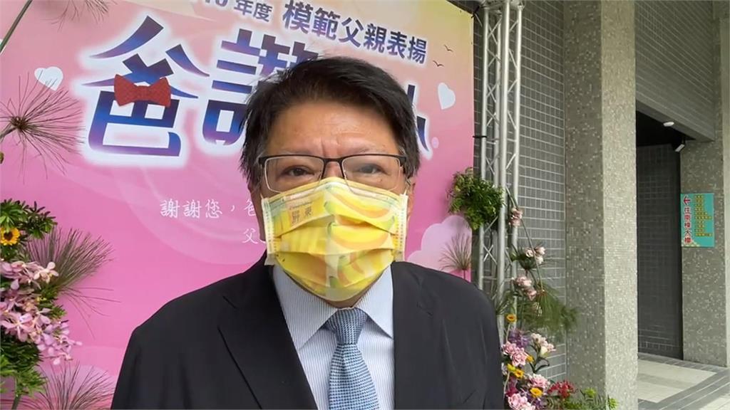 潘孟安試手氣曬「10張威力彩」!大擺「魔法陣」盼加持中獎機率