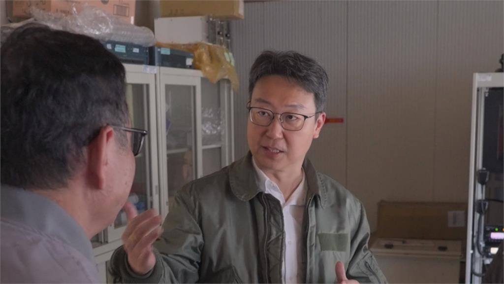 陳世凱登玉山氣象站視察 感謝第一線人員供資訊與救難