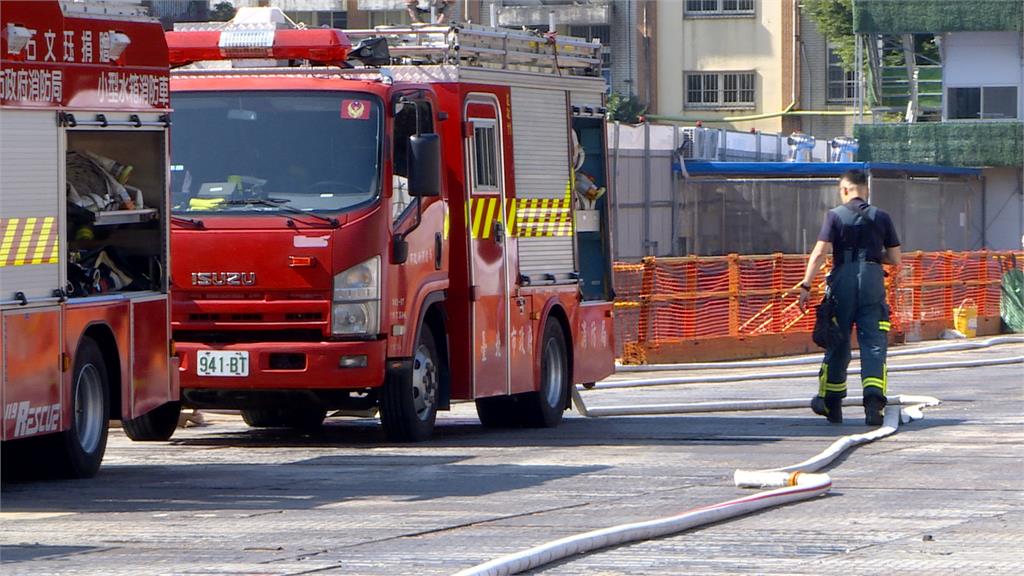 北市都更工地狂燒19小時　周邊住戶憂「影響健康」：拿出補償措施