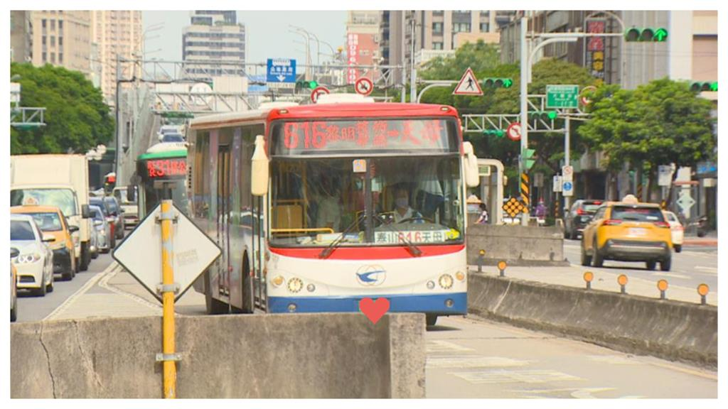 不怕坐過站!她見公車「1隱藏功能」網全跪:台灣真的不要給我太進步
