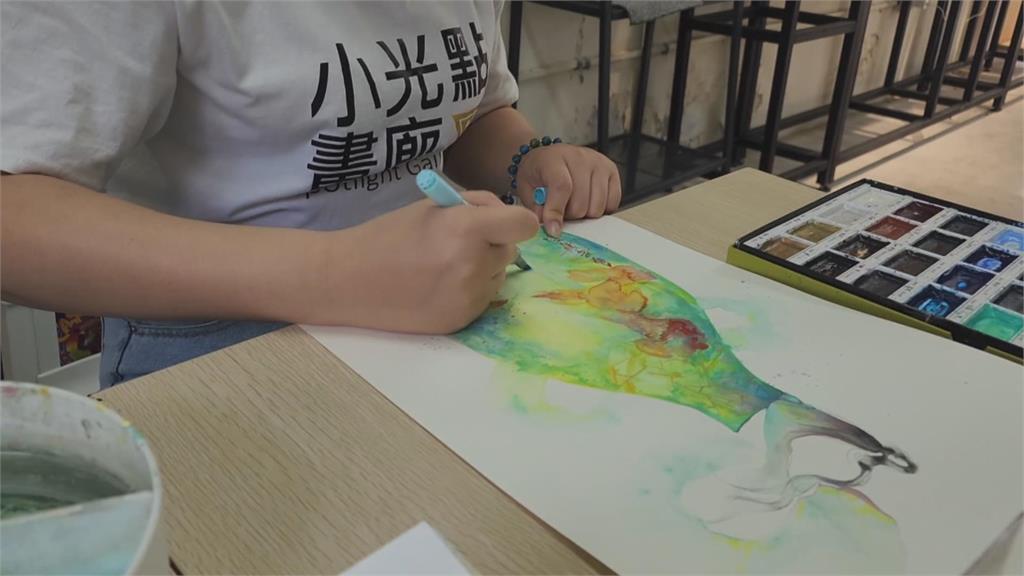拿獎金成立畫廊工作室 讓身障藝術家被看見
