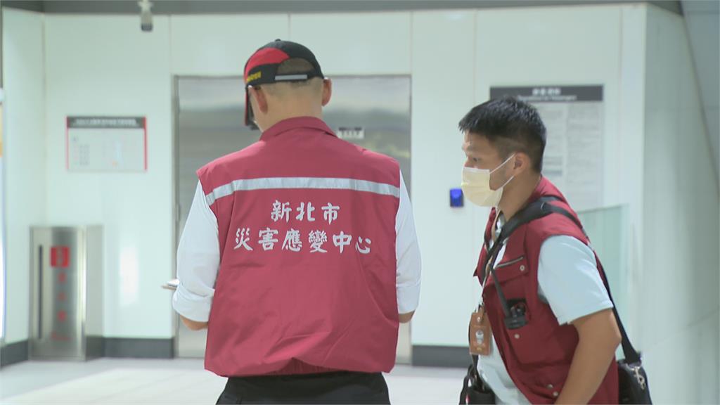 機捷疑電力異常 車廂乘客一度出不去批「很誇張」